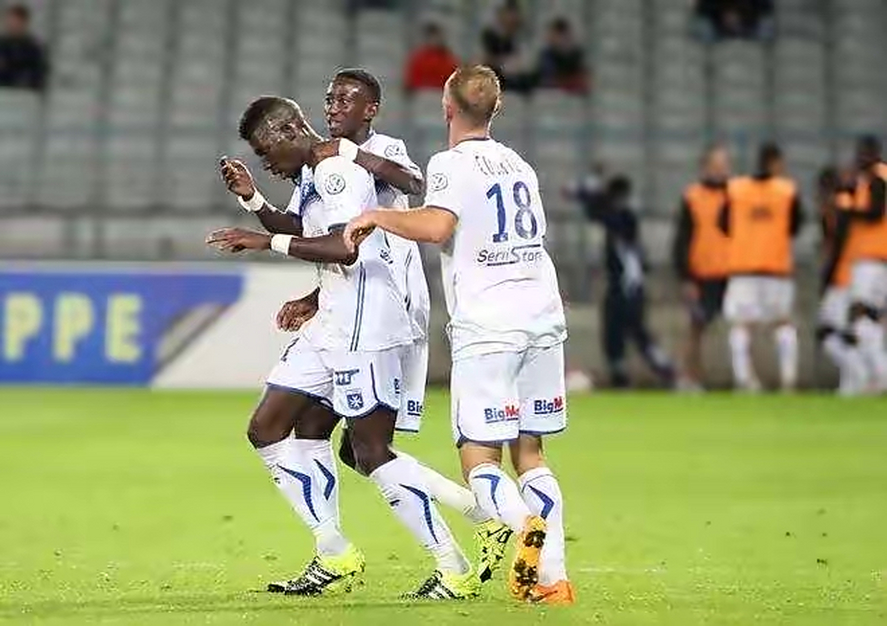 索肖主场击败对手,保级形势大为改观的简单介绍 索肖主场击败对手,保级形势大为改观的简单介绍