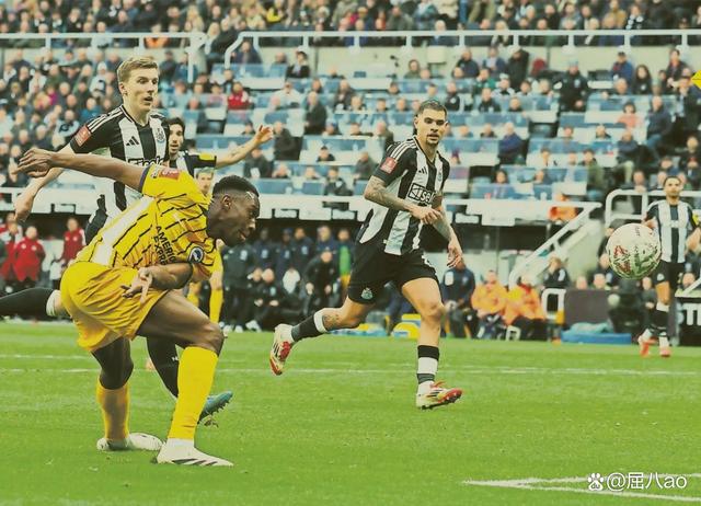 包含足球赛场悬念无限,球队实力逐步显露的词条 包含足球赛场悬念无限,球队实力逐步显露的词条