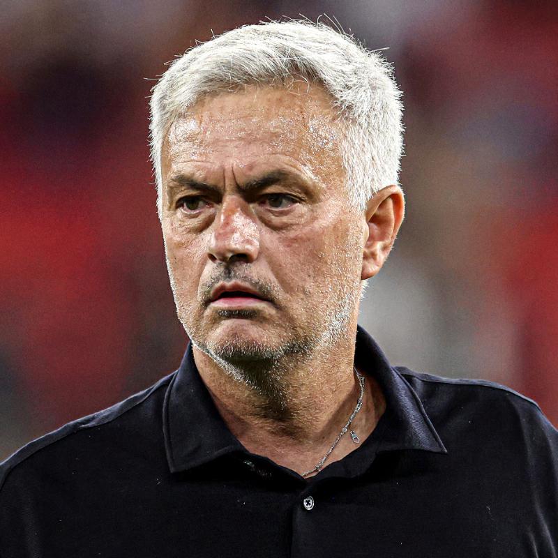 开云体育app-西班牙联赛裁判因判罚失误引发球迷不满