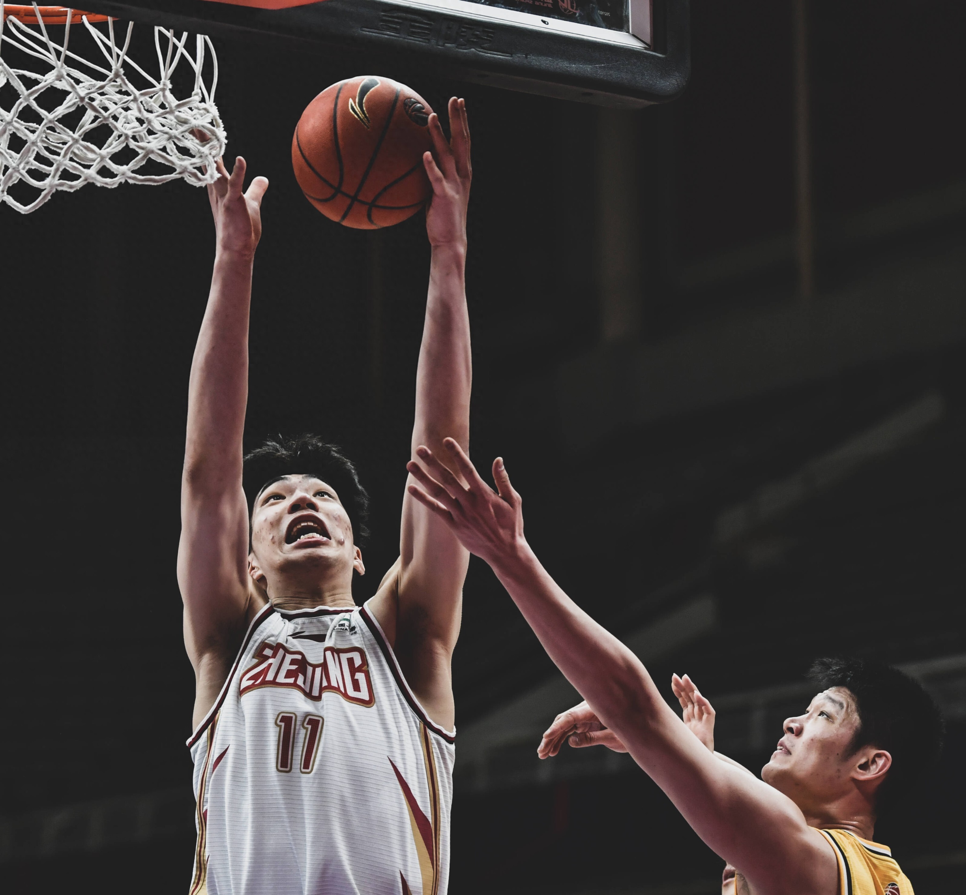 包含防守端表现抢眼,球队稳坐联赛榜首的词条 包含防守端表现抢眼,球队稳坐联赛榜首的词条