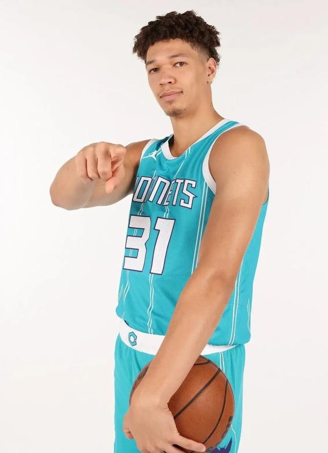 美洲新秀球员崛起成为焦点,表现抢眼的简单介绍 美洲新秀球员崛起成为焦点,表现抢眼的简单介绍