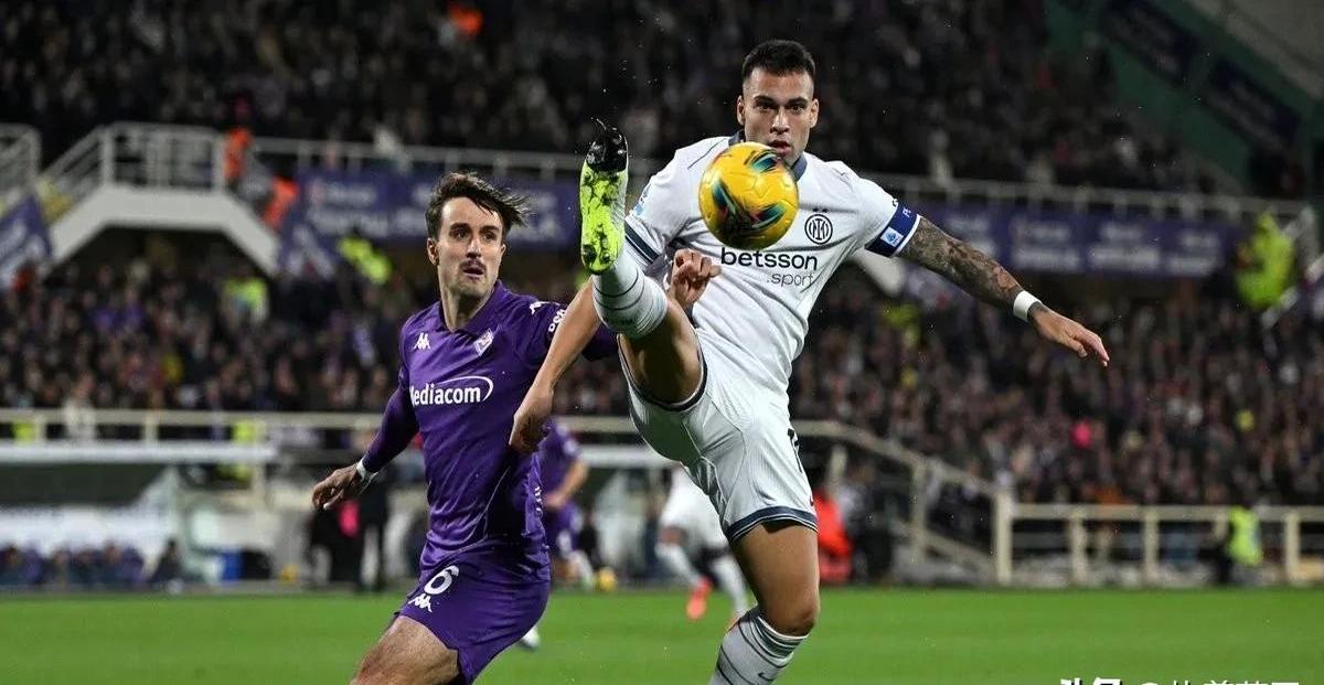 开云体育-佛罗伦萨门将神勇扑出点球，助球队赢得平局的简单介绍