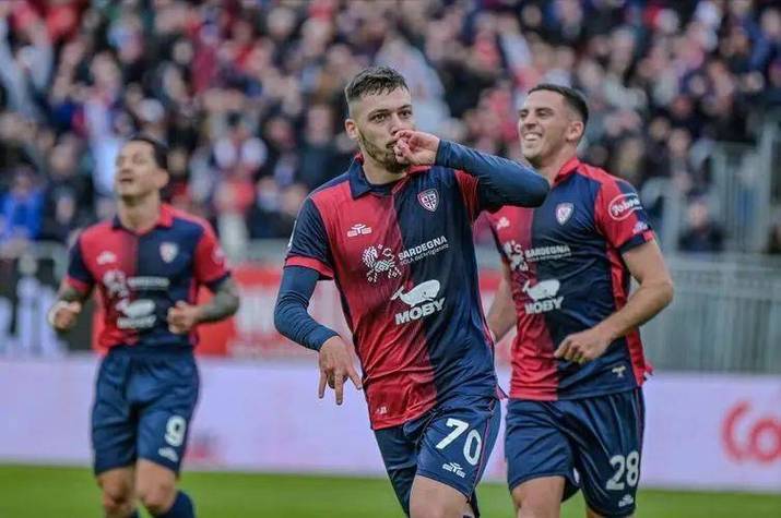 开云体育-包含佛罗伦萨客场惨败卡利亚里，遭遇颓势的词条