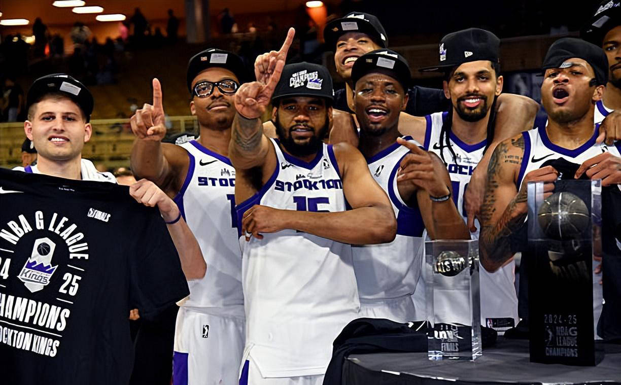 包含联盟新秀大比拼,马刺主场击败雷霆取得开门红的词条 包含联盟新秀大比拼,马刺主场击败雷霆取得开门红的词条