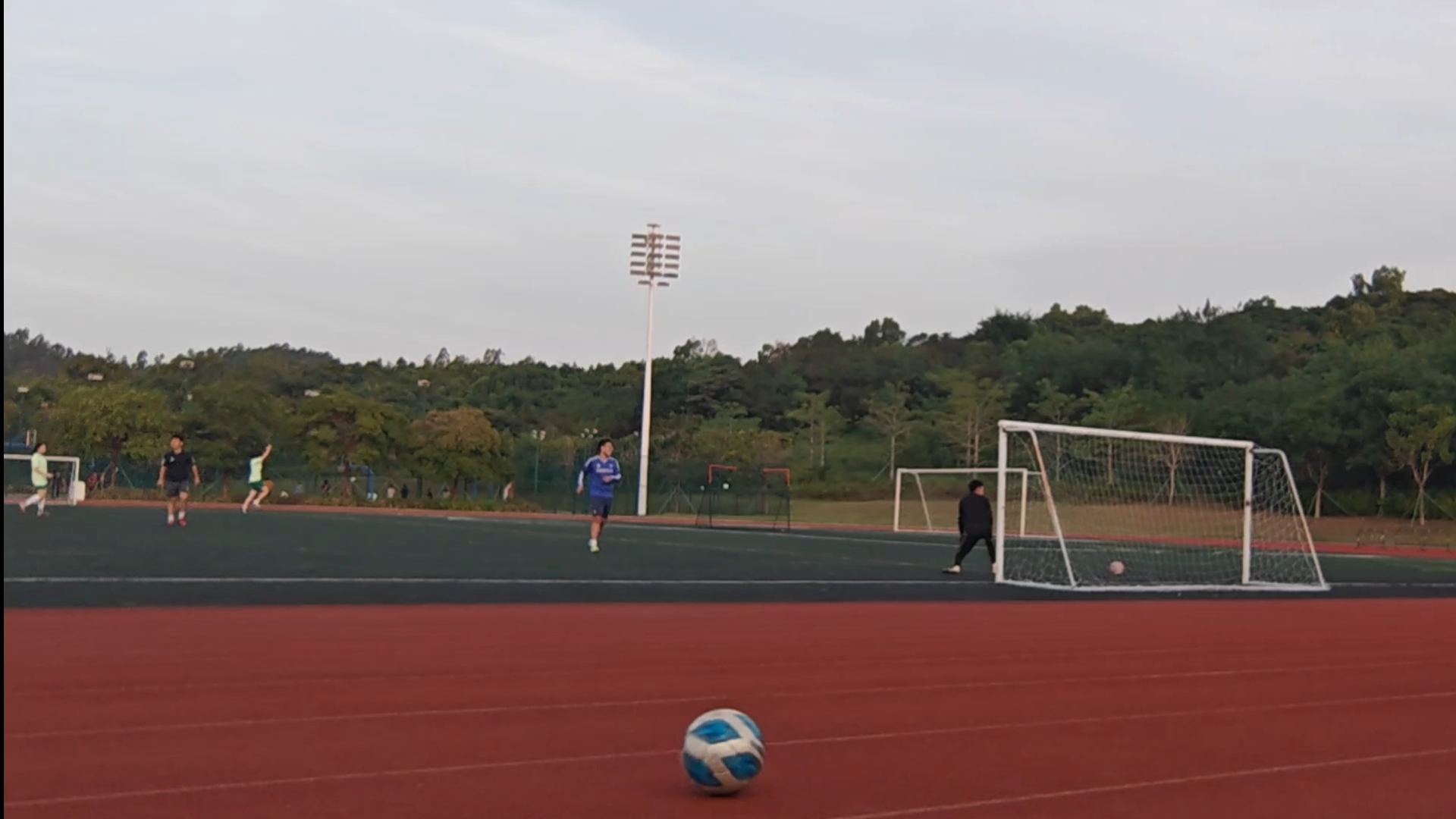 开云体育APP下载-包含硝烟弥漫，激情拼搏，酣畅淋漓的足球大战的词条