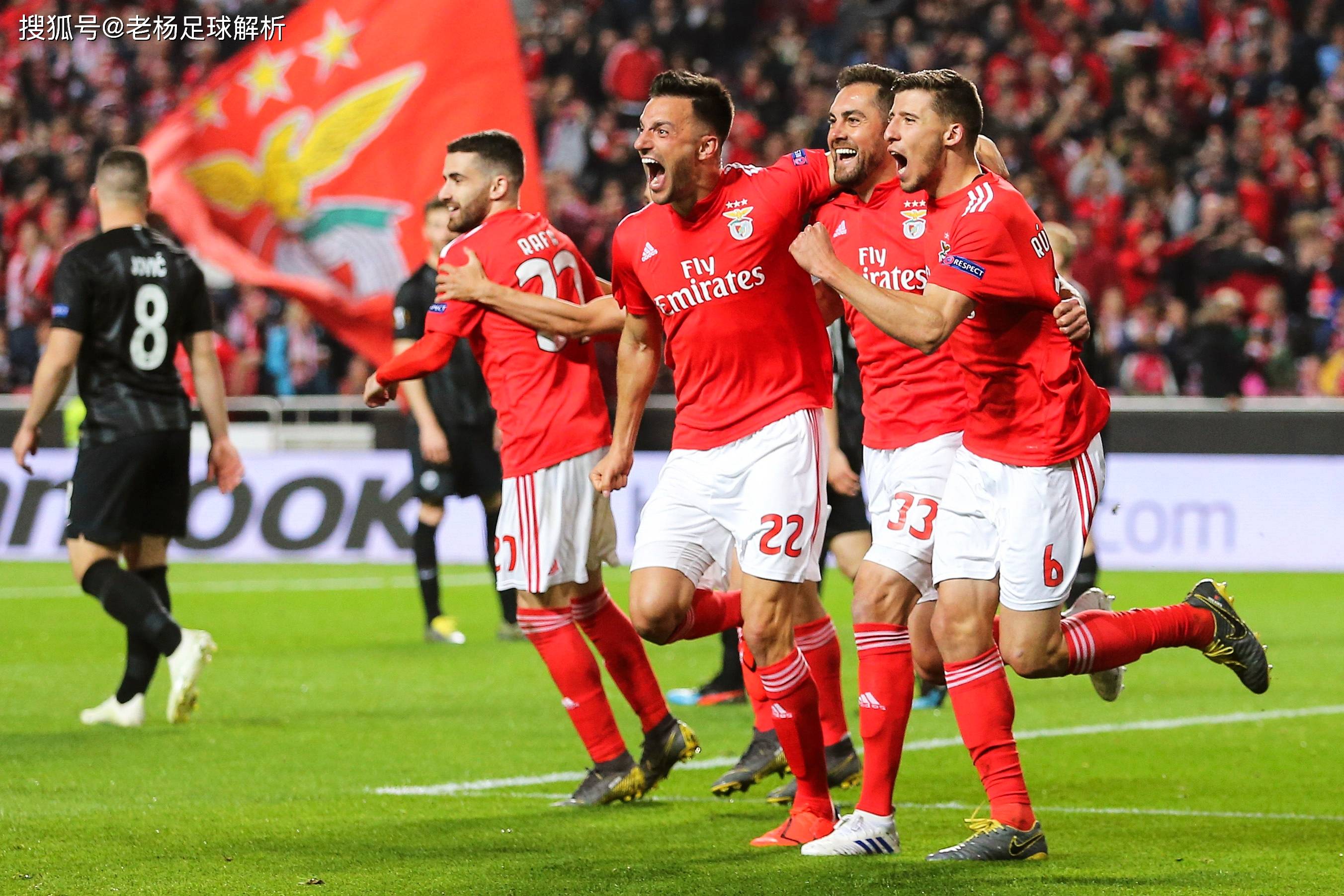 开云下载-争夺冠军的足球赛事引人期待