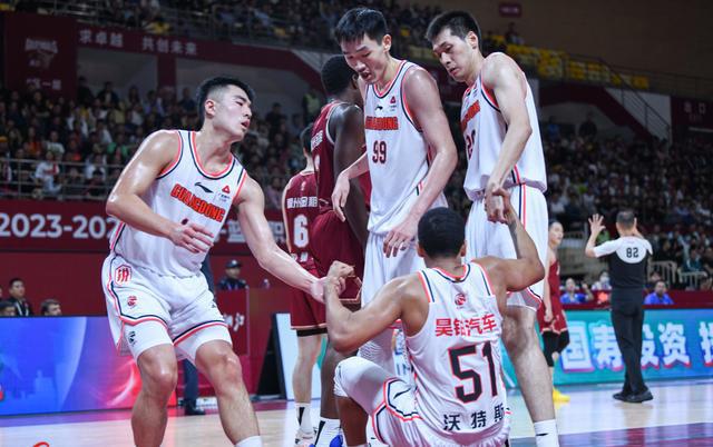 开云APP-北京首钢队全场溃败，无缘击败山东队