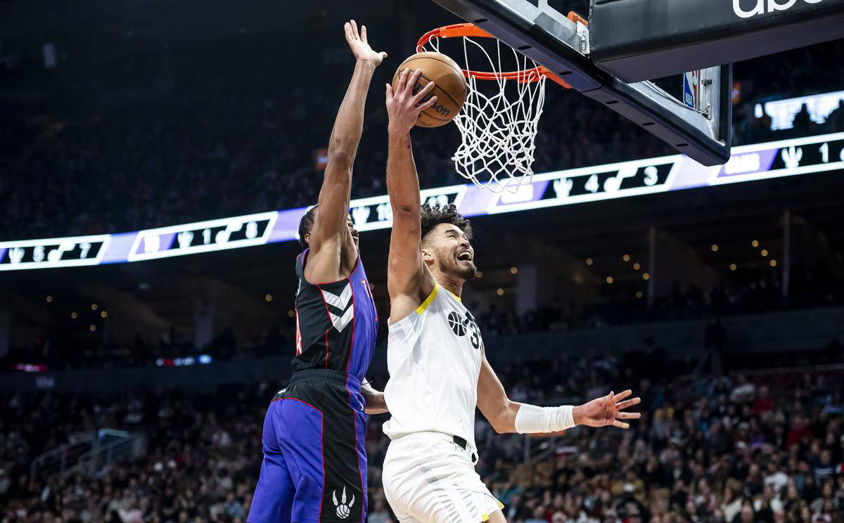 开云体育app-爵士队后卫群受伤，主帅寻求新的战术安排的简单介绍