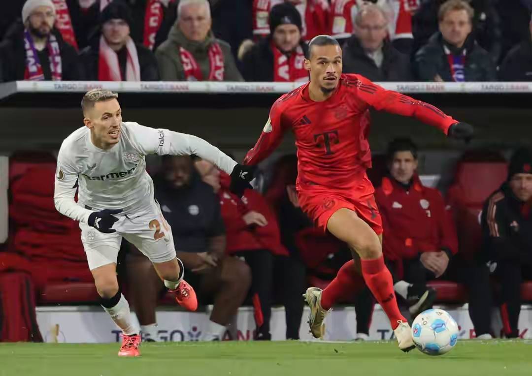 包含法兰克福将客场挑战弗莱堡，实力对比严峻的词条