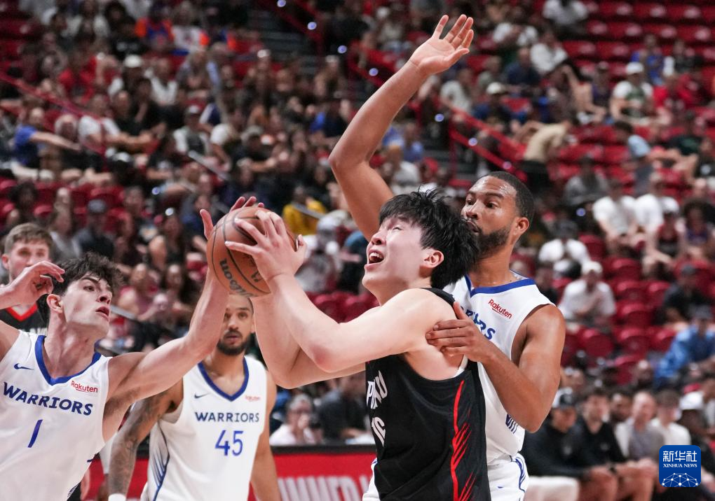 勇士遭开拓者逆转,未能延续胜势 勇士遭开拓者逆转,未能延续胜势