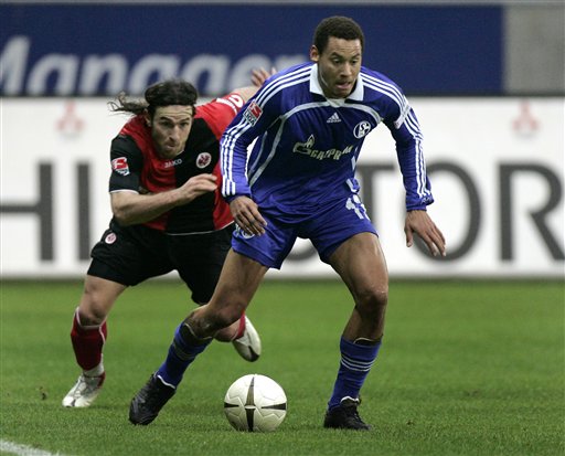 开云体育登录-汉诺威客场大胜科特布斯，保级曙光初现