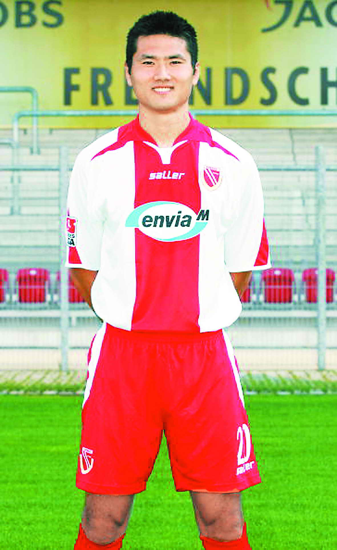 汉诺威客场大胜科特布斯,保级曙光初现 汉诺威客场大胜科特布斯,保级曙光初现