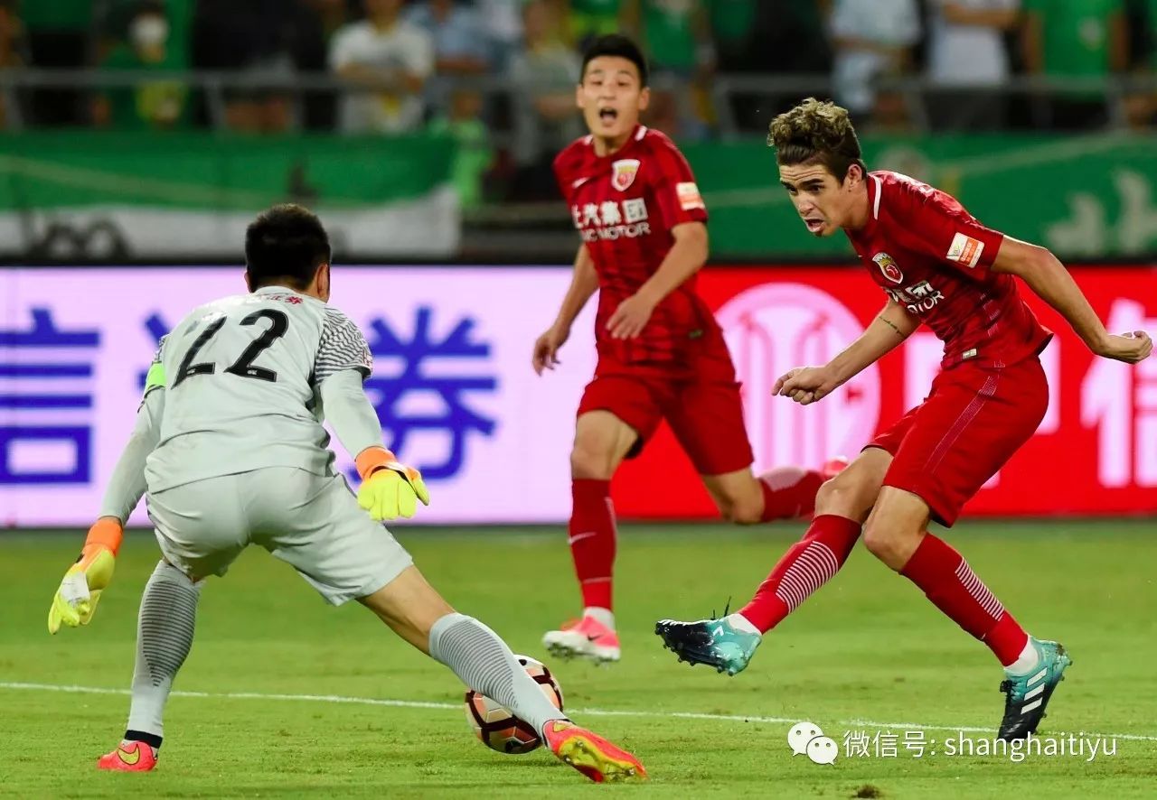 开云下载-上港门神扑点力破门，协助球队胜出保持榜首