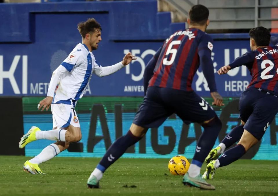 开云体育中国-瓦伦西亚攻破对手门将，3-0取胜