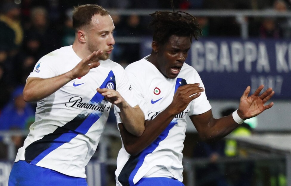 包含萨索洛客场遭遇热那亚逆转,惨遭失败的词条 包含萨索洛客场遭遇热那亚逆转,惨遭失败的词条