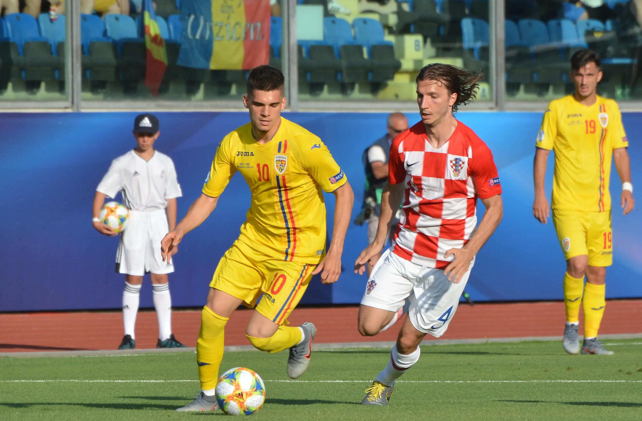 荷兰继续赢球,小组排名不受干扰 荷兰继续赢球,小组排名不受干扰