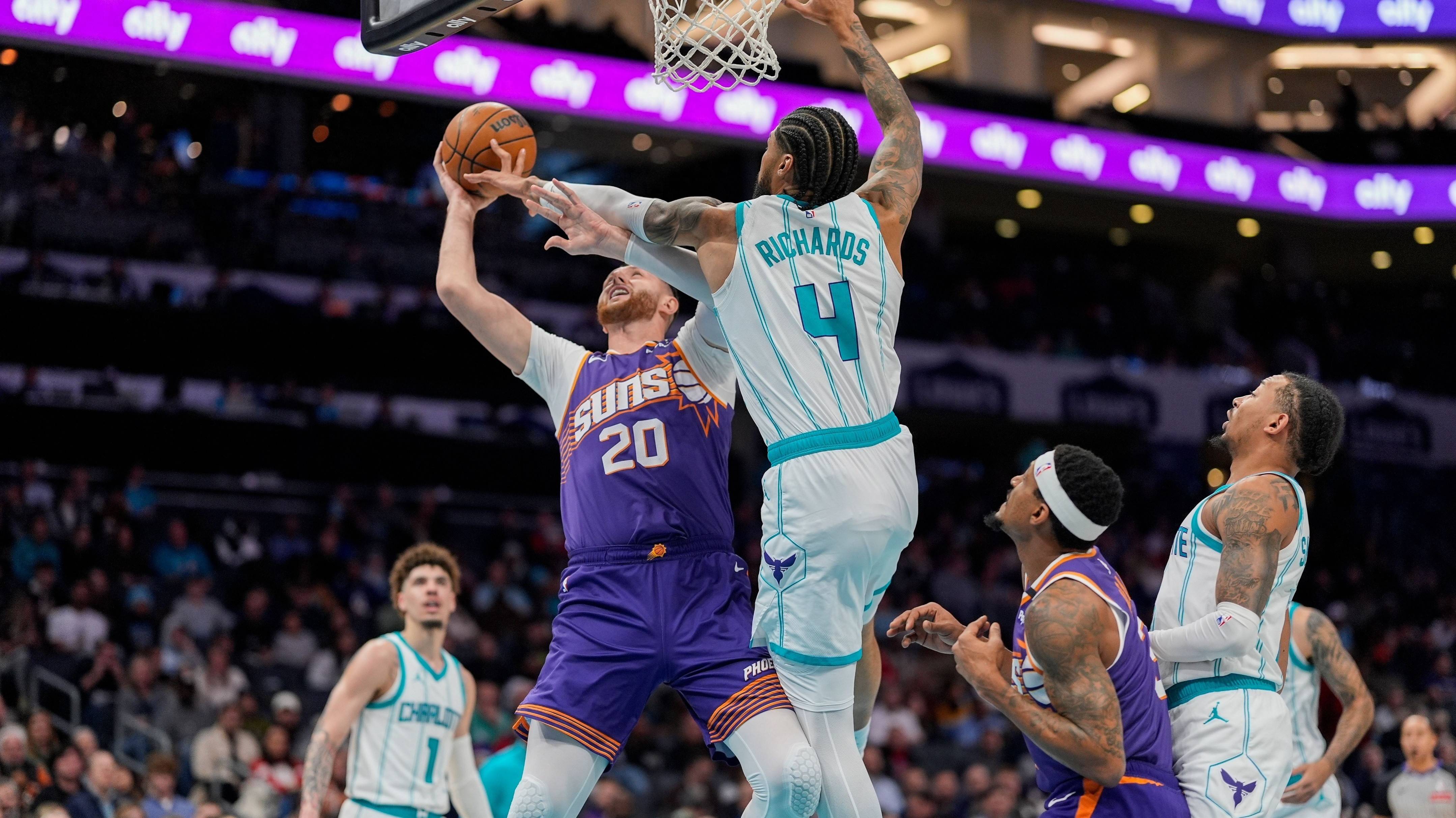 太阳新援表现出色,球队士气高涨迎接季后赛的简单介绍 太阳新援表现出色,球队士气高涨迎接季后赛的简单介绍