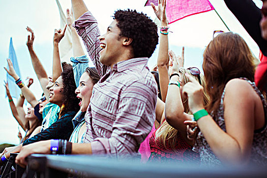 开云体育app-关于V5鏖战SHR，Canyon开启传奇时刻鏖战多局四强赛，让粉丝疯狂欢呼的信息