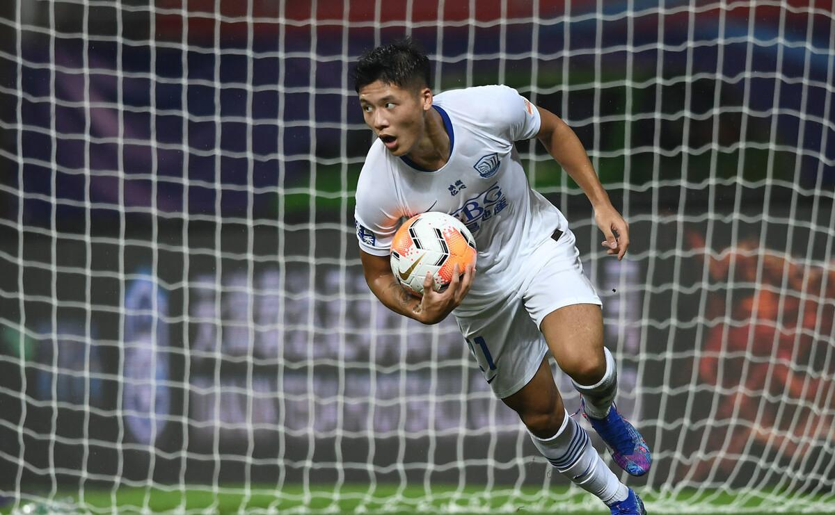 开云体育中国-天津泰达逼平一方，双方拼尽全力战局激烈